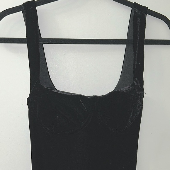 Black Velvet Midi Dress - Picture 3 of 5